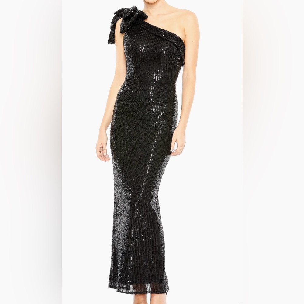 Mac Duggal Ieena Sequined Bow One Shoulder Column Gown